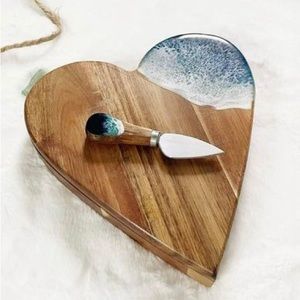 Ocean Wave Heart Box charcuterie board